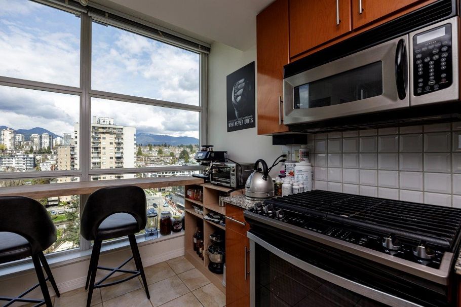 2107 188 E Esplanade North Vancouver, BC - 30