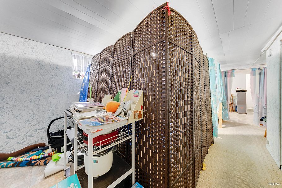 1225 E 61st Avenue Vancouver, BC - 27