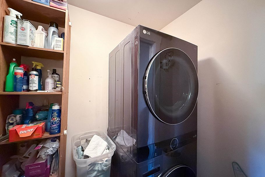 1734 E 4th Avenue Vancouver, BC - 11