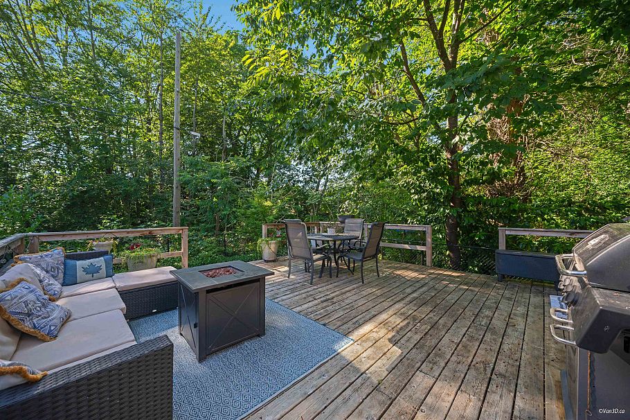 1911 Mahon Avenue North Vancouver, BC - 30