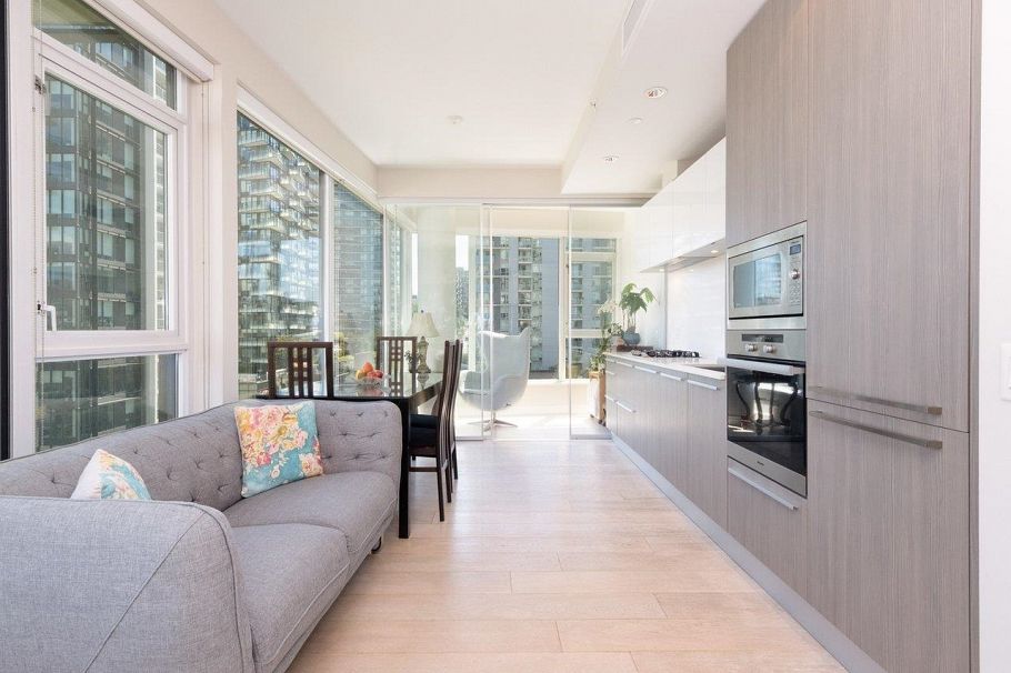 802 1221 Bidwell Street Vancouver, BC - 3