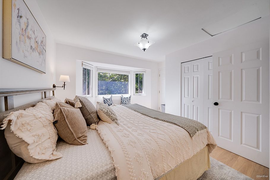 1911 Mahon Avenue North Vancouver, BC - 16