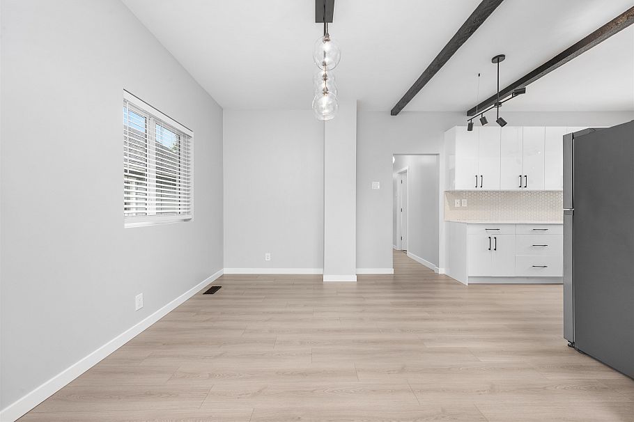 2062 E 35th Avenue Vancouver, BC - 11