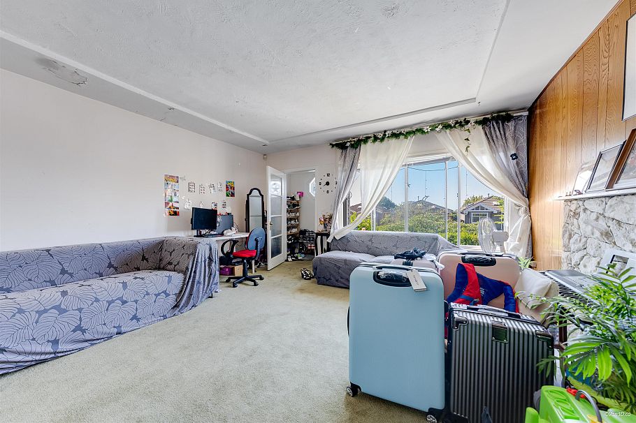 1225 E 61st Avenue Vancouver, BC - 12