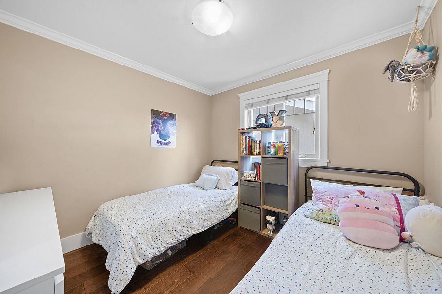 2575 W 7th Avenue Vancouver, BC - 22