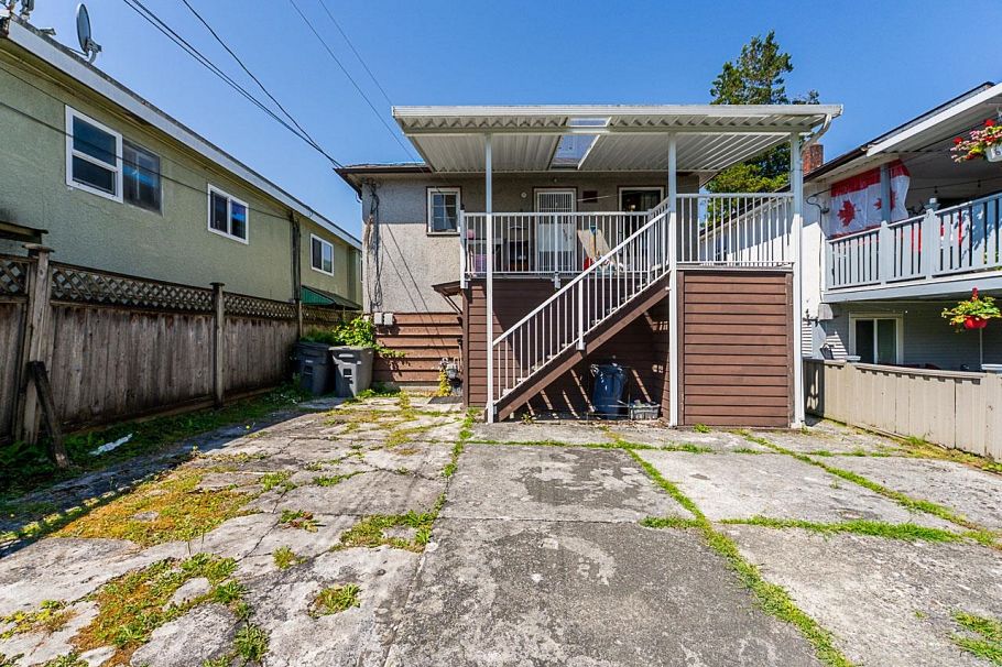942 Nanaimo Street Vancouver, BC - 17
