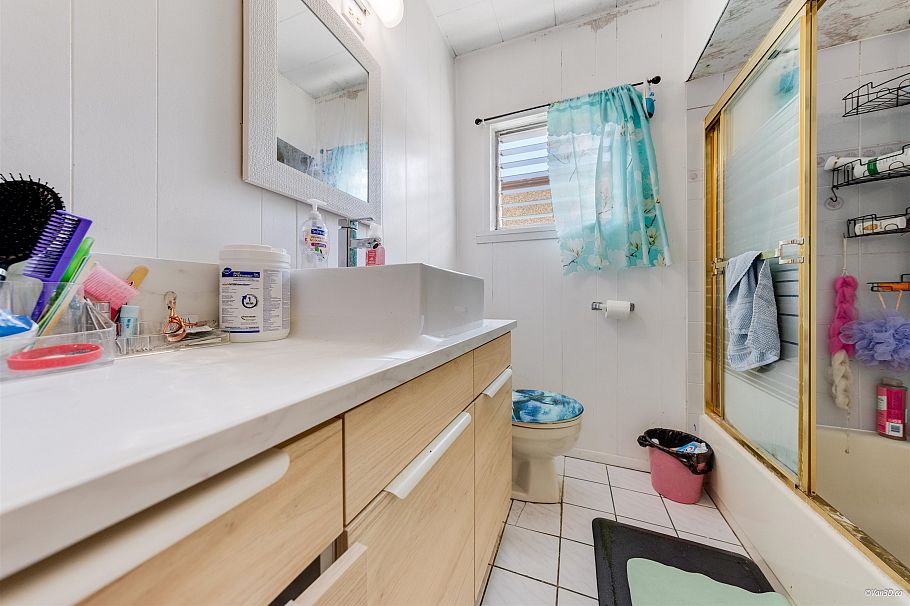 1225 E 61st Avenue Vancouver, BC - 38