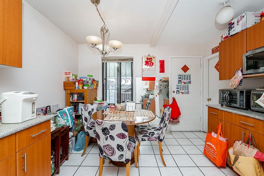 942 Nanaimo Street Vancouver, BC - 8