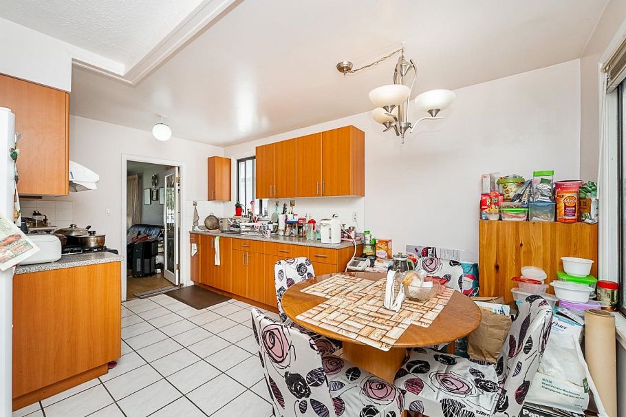 942 Nanaimo Street Vancouver, BC - 9