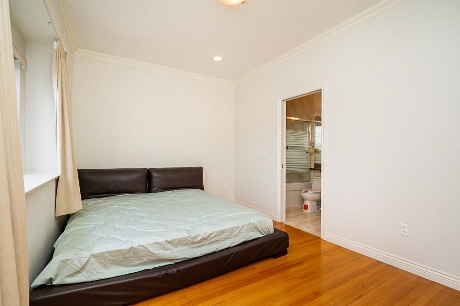 2283 E 48th Avenue Vancouver, BC - 14