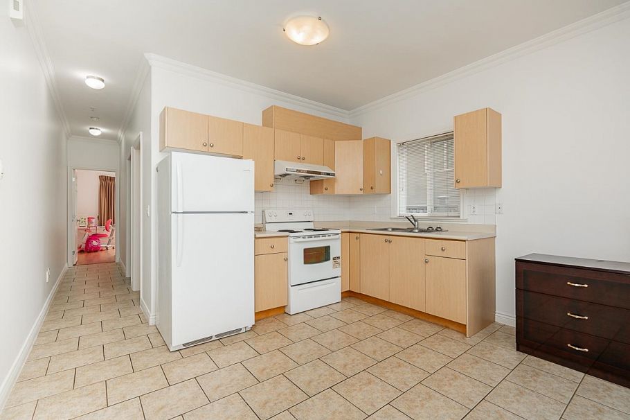 2283 E 48th Avenue Vancouver, BC - 23