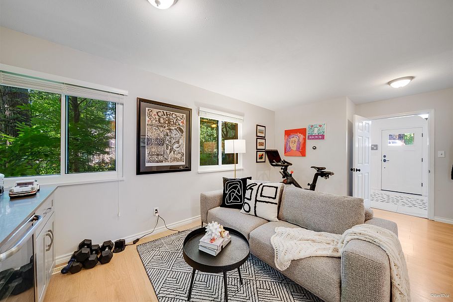 1911 Mahon Avenue North Vancouver, BC - 25