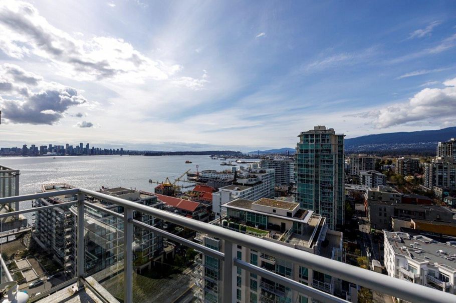 2107 188 E Esplanade North Vancouver, BC - 19