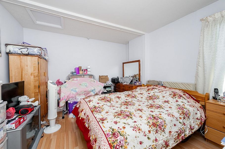 942 Nanaimo Street Vancouver, BC - 11