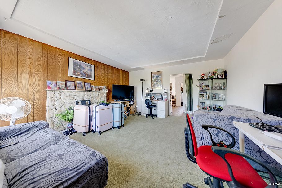 1225 E 61st Avenue Vancouver, BC - 8