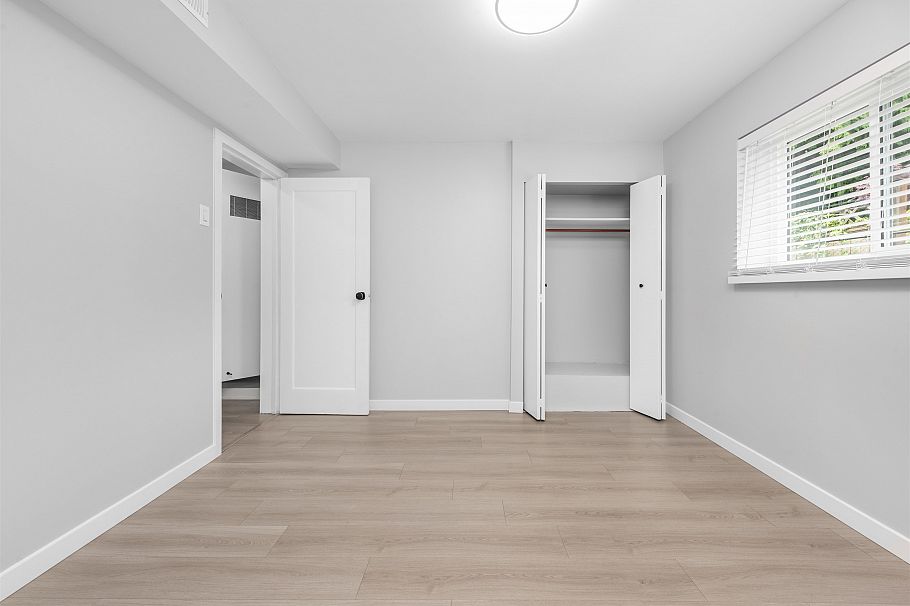 2062 E 35th Avenue Vancouver, BC - 24