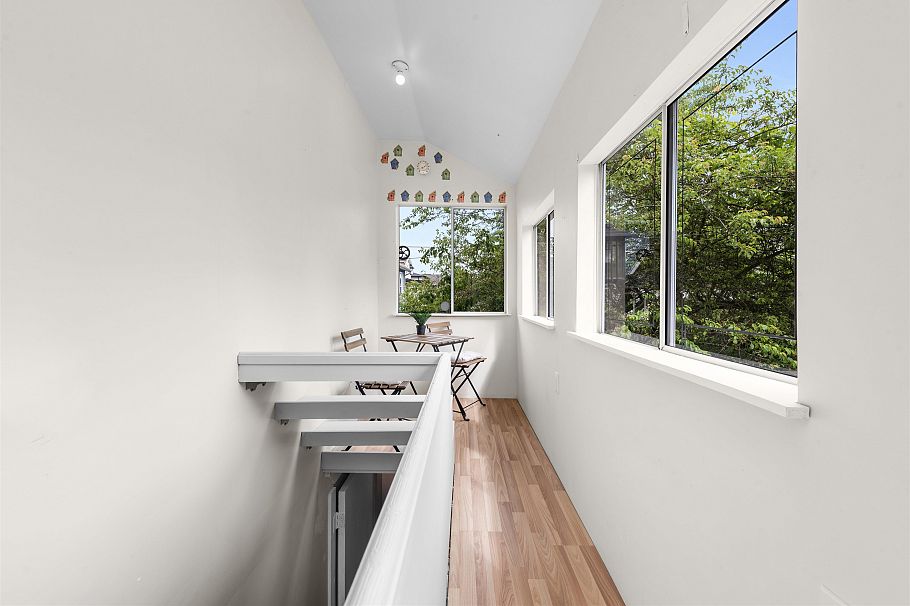 2062 E 35th Avenue Vancouver, BC - 26