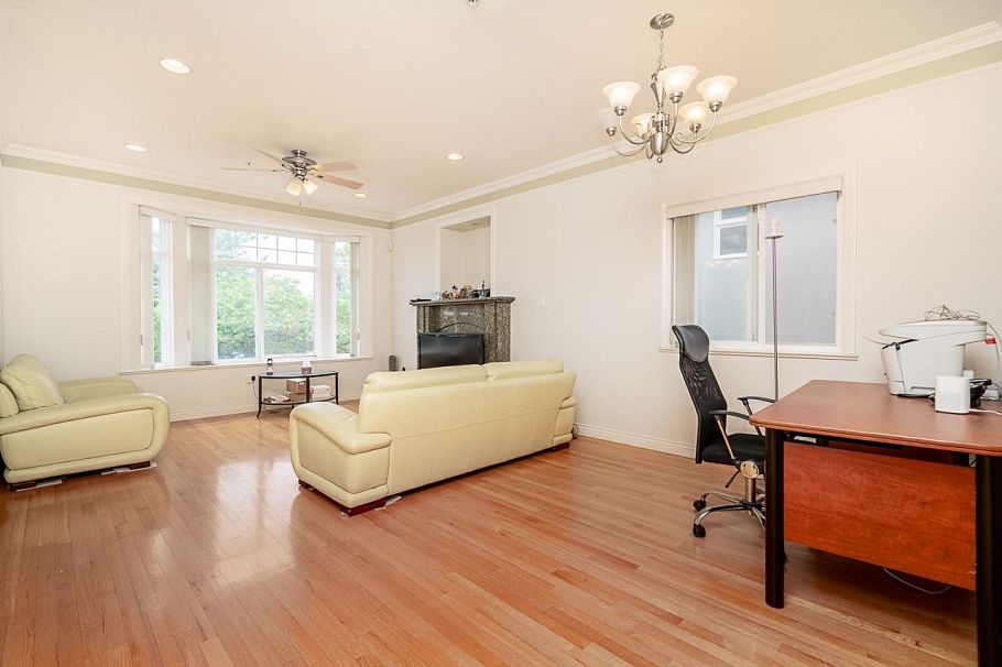 2283 E 48th Avenue Vancouver, BC - 8