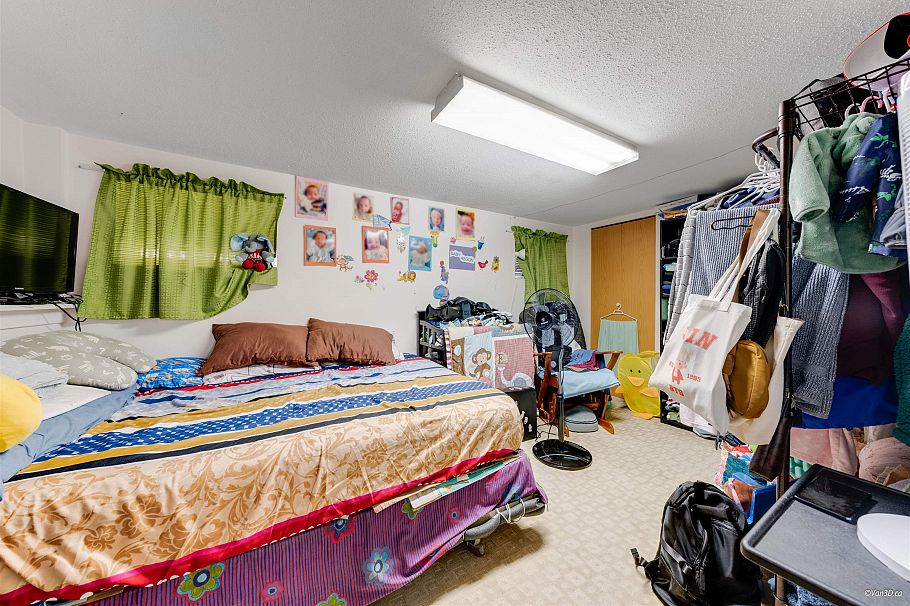 1225 E 61st Avenue Vancouver, BC - 32