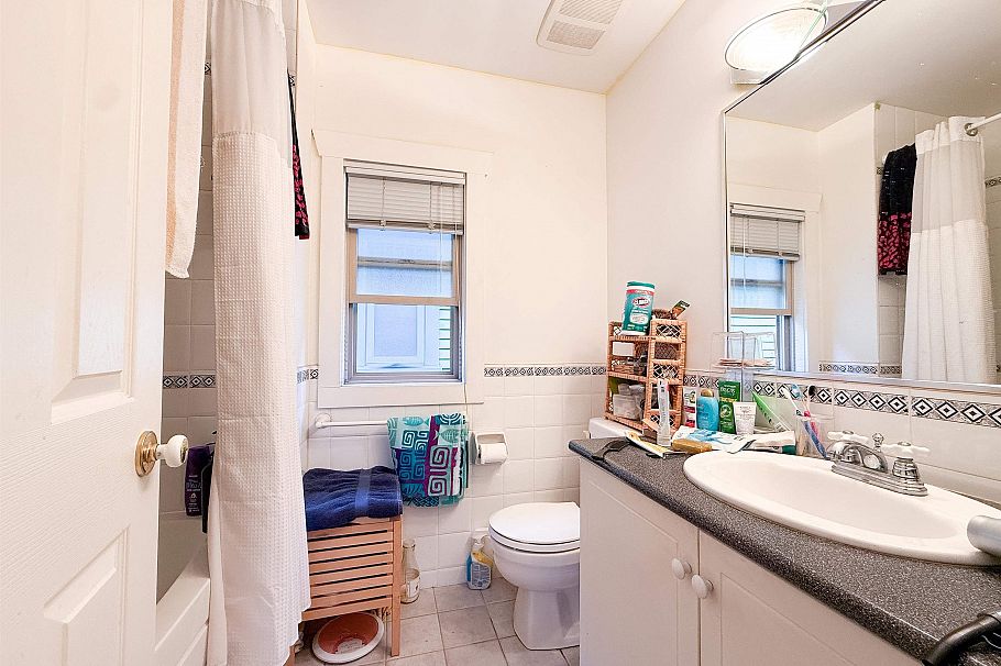 1734 E 4th Avenue Vancouver, BC - 7