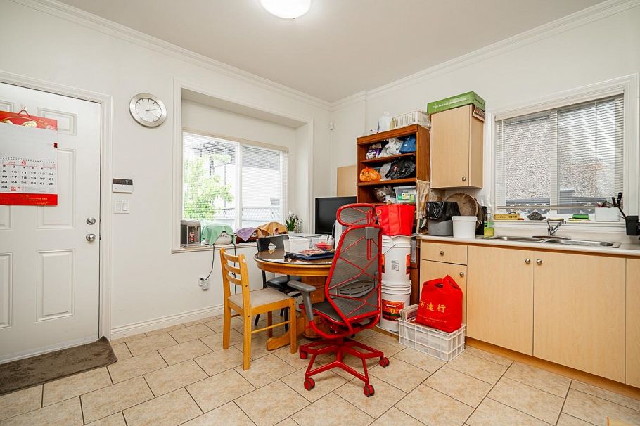 2283 E 48th Avenue Vancouver, BC - 27