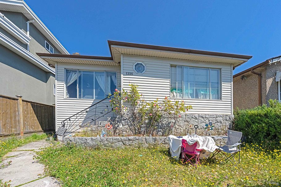 1225 E 61st Avenue Vancouver, BC - 1
