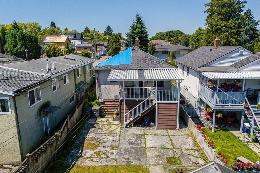 942 Nanaimo Street Vancouver, BC - 25