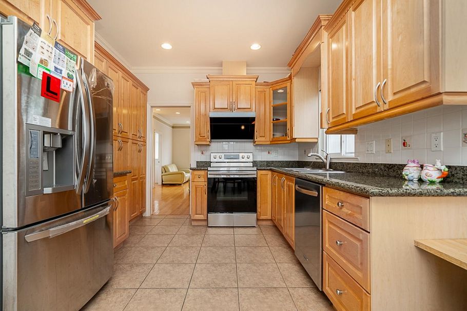 2283 E 48th Avenue Vancouver, BC - 10