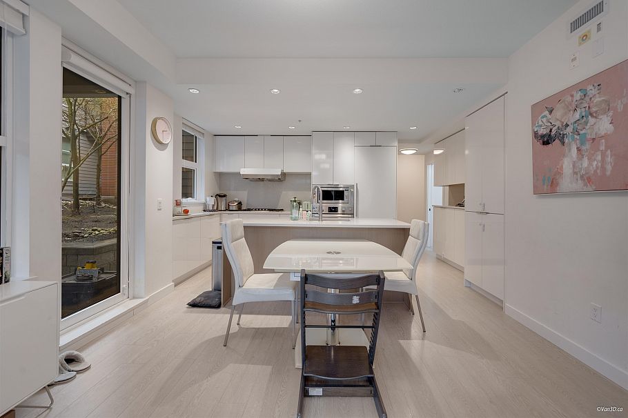 107 7988 Yukon Street Vancouver, BC - 10