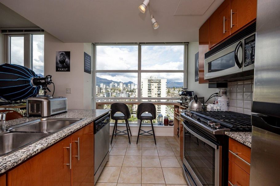 2107 188 E Esplanade North Vancouver, BC - 7