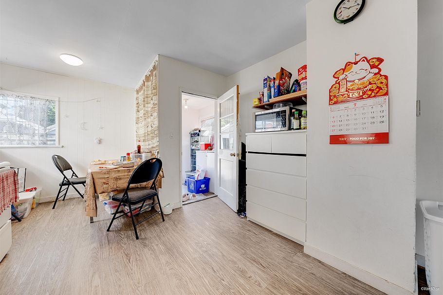 1225 E 61st Avenue Vancouver, BC - 20