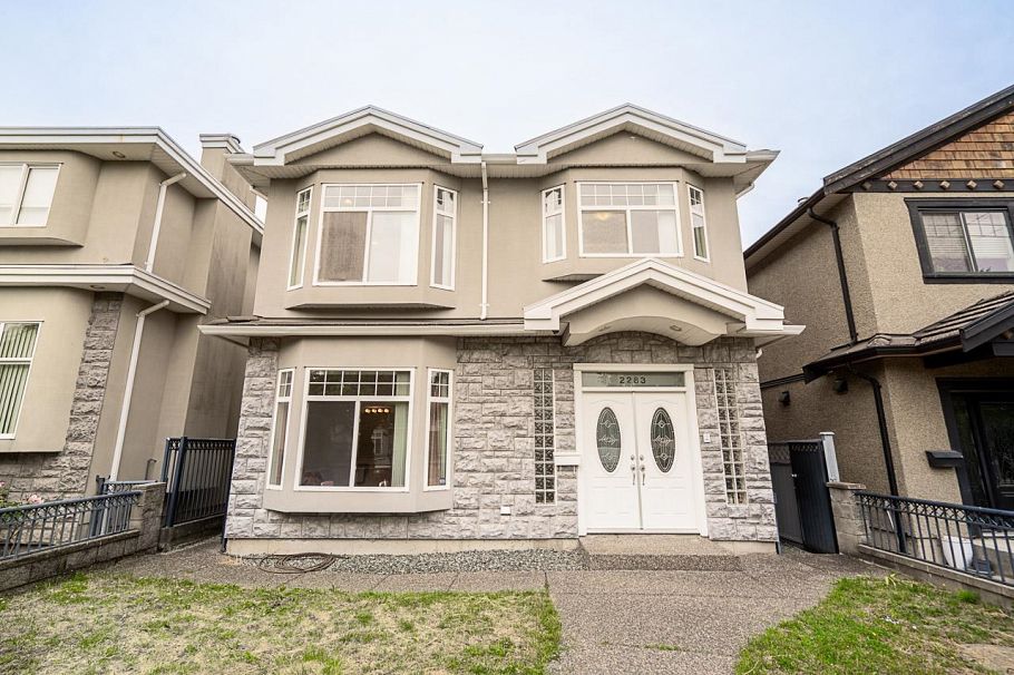 2283 E 48th Avenue Vancouver, BC - 3