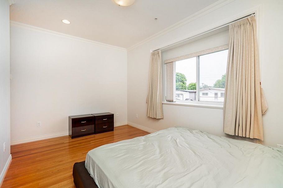 2283 E 48th Avenue Vancouver, BC - 15