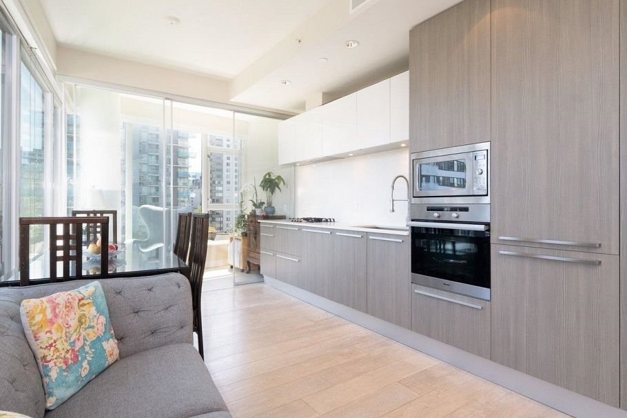 802 1221 Bidwell Street Vancouver, BC - 4