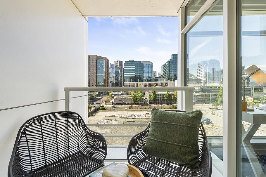 1110 161 W Georgia Street Vancouver, BC - 23