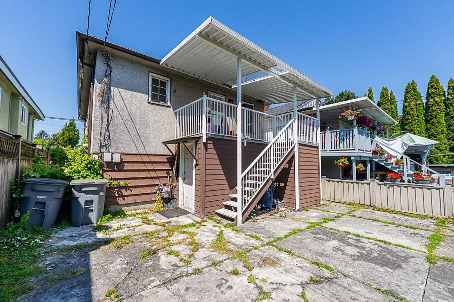 942 Nanaimo Street Vancouver, BC - 16