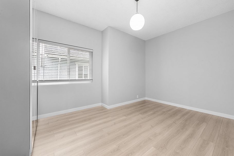 2062 E 35th Avenue Vancouver, BC - 12