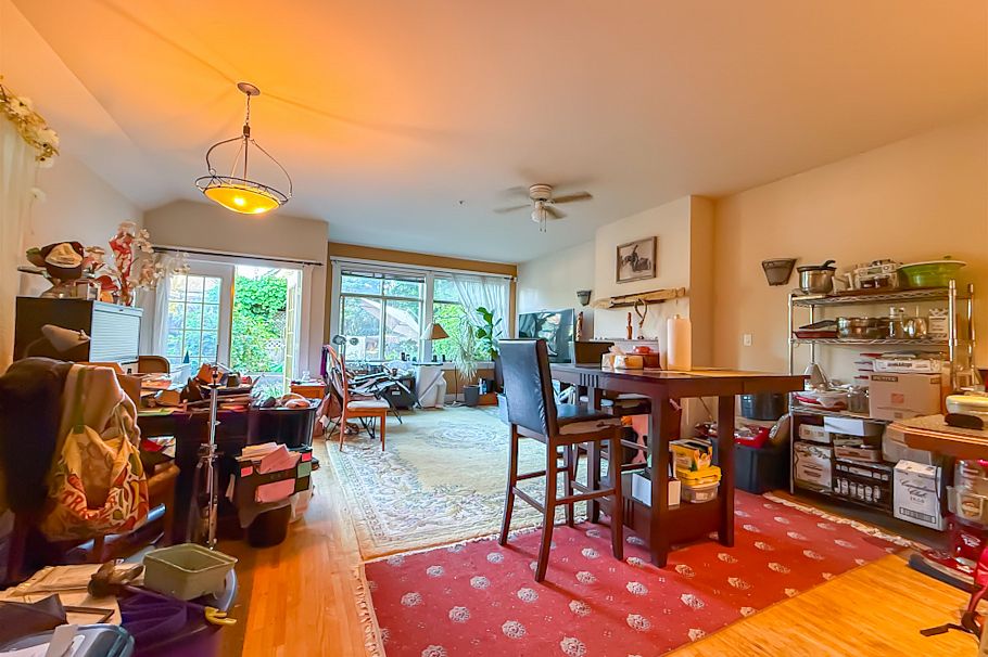 1734 E 4th Avenue Vancouver, BC - 2