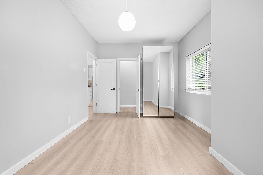 2062 E 35th Avenue Vancouver, BC - 13