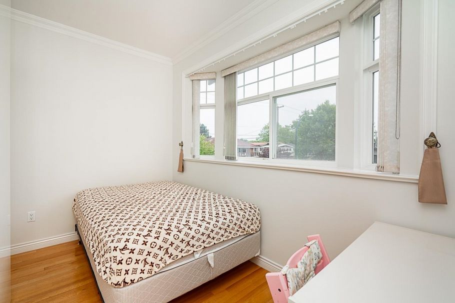 2283 E 48th Avenue Vancouver, BC - 17