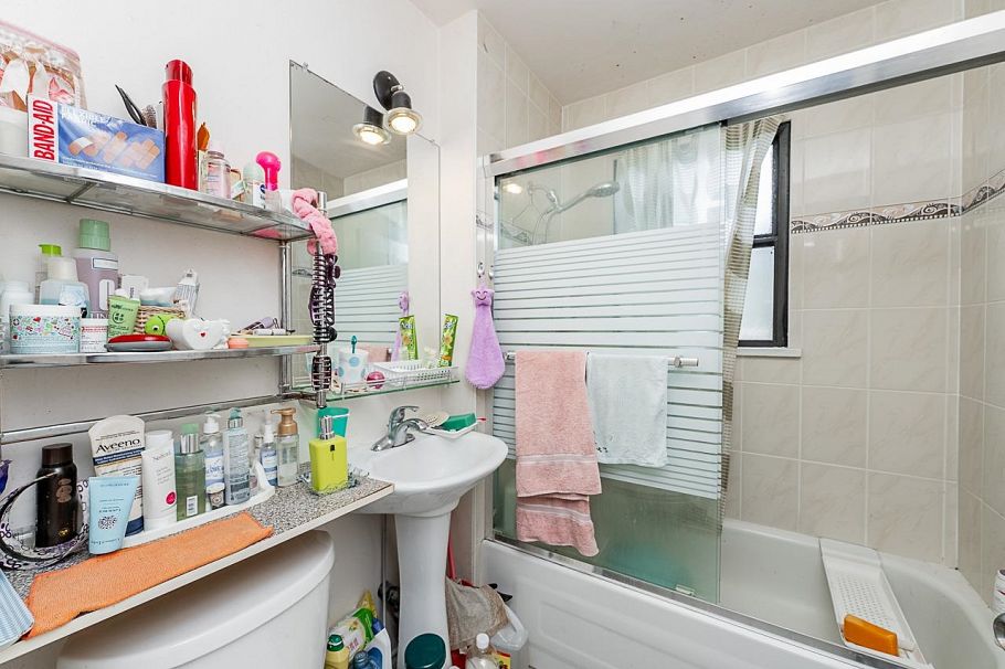 942 Nanaimo Street Vancouver, BC - 12