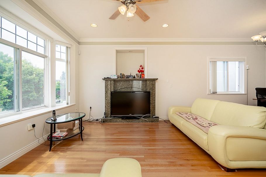 2283 E 48th Avenue Vancouver, BC - 6