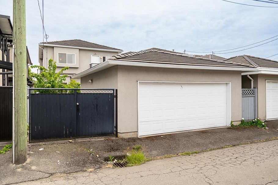 2283 E 48th Avenue Vancouver, BC - 33