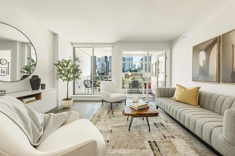 1110 161 W Georgia Street Vancouver, BC - 1