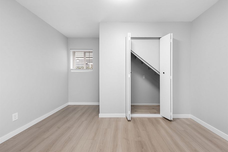 2062 E 35th Avenue Vancouver, BC - 21