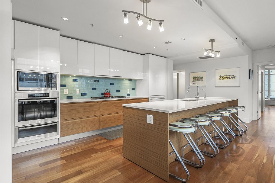 302 6080 Iona Drive Vancouver, BC - 17