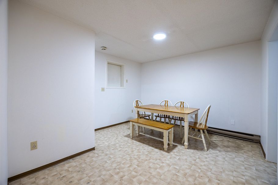 2063 W 47th Avenue Vancouver, BC - 33