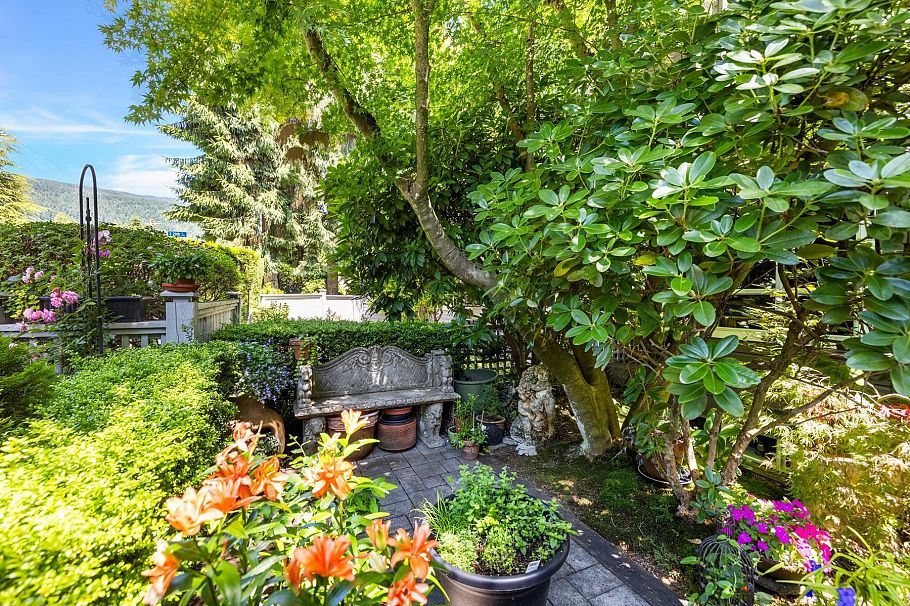 TH D 1133 E 29th Street North Vancouver, BC - 36