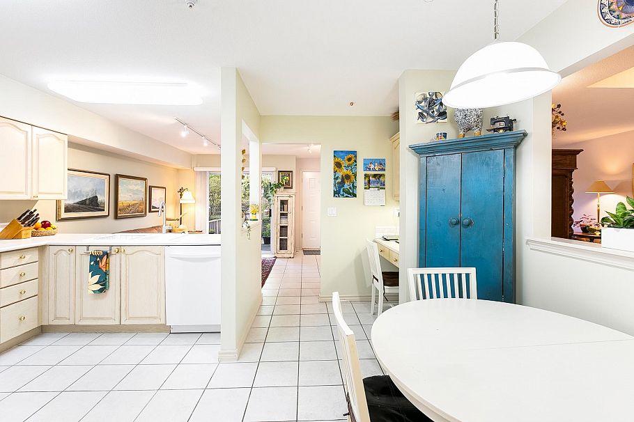 TH D 1133 E 29th Street North Vancouver, BC - 14