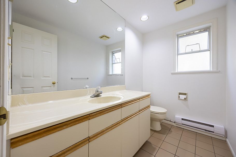 2063 W 47th Avenue Vancouver, BC - 22